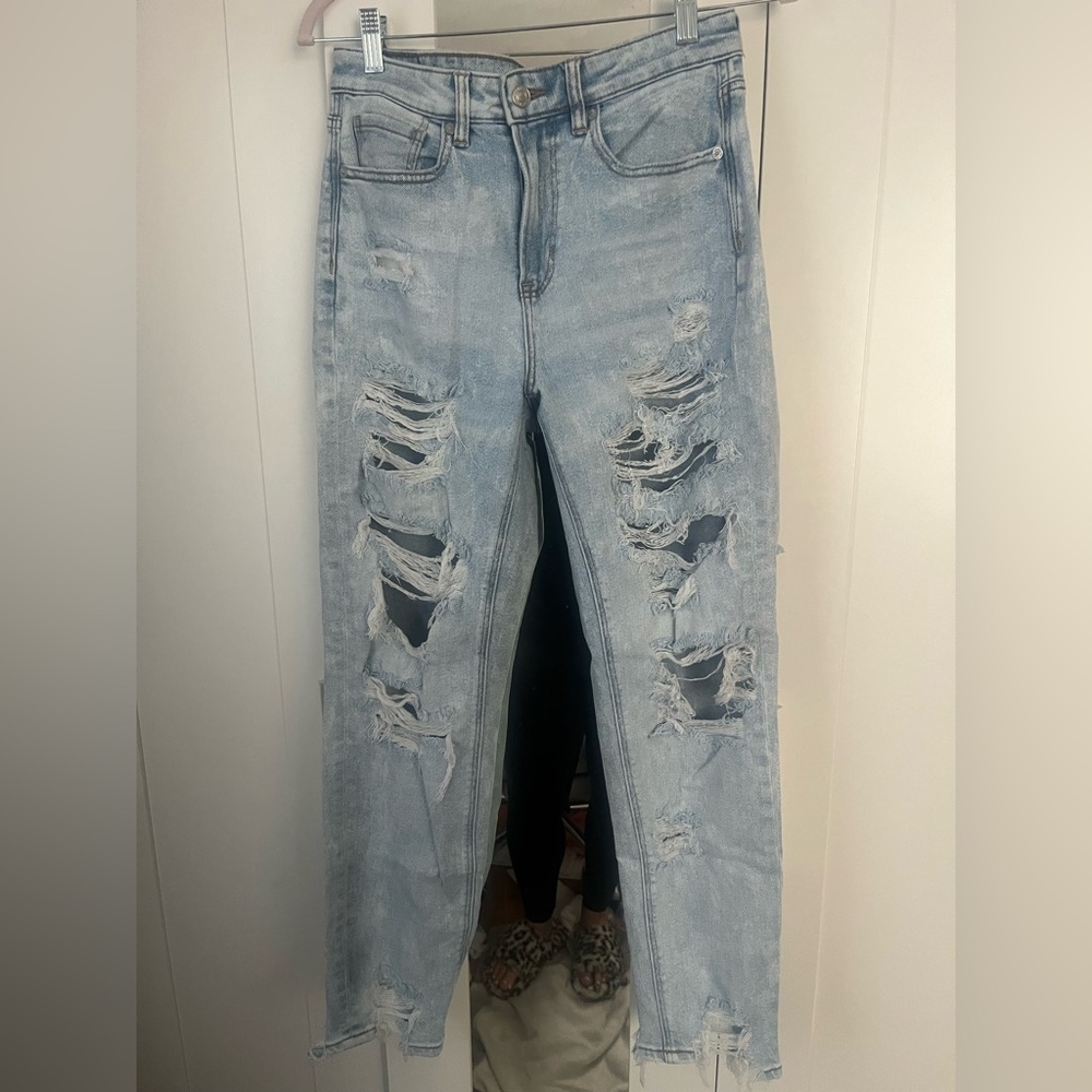 American Eagle Outfitters Light Blue Distressed Boyfriend Jeans